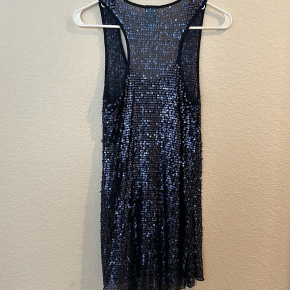 Blue sequin tank - Picture 3 of 3